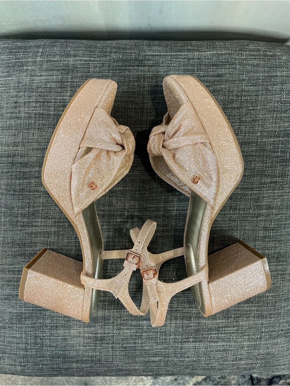 NIB Bandolino Prezley2 Shimmer Knot Sandal Heels Light Natural Size 8M
